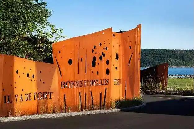 乐业锈钢板景观