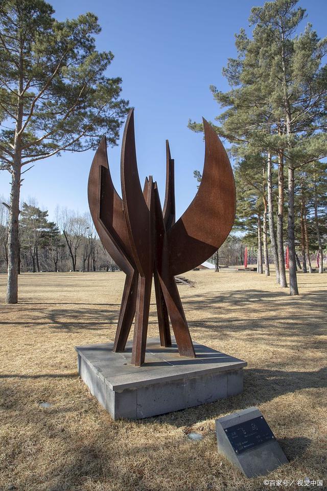 乐业锈钢板雕塑